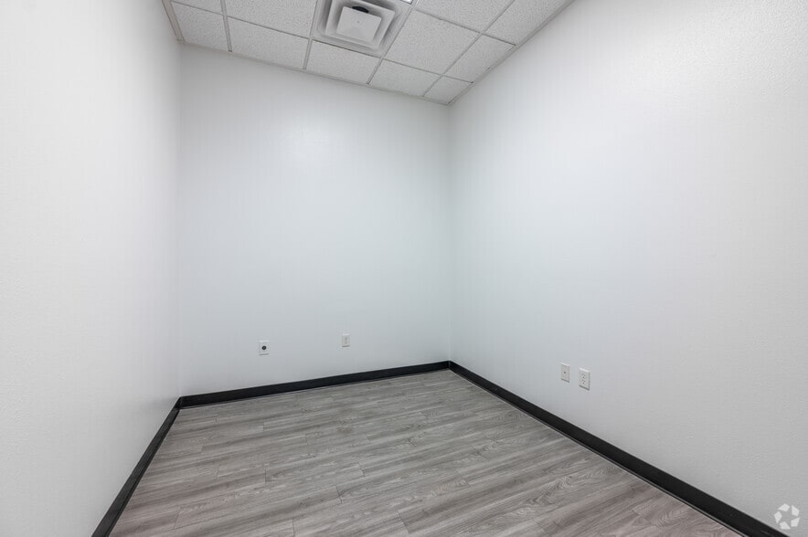More Photos Of 9555-9595 S Eastern Ave, Las Vegas Unknown For Lease