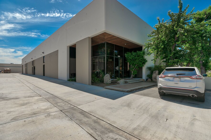 More Photos Of 6400 Variel Ave, Woodland Hills Manufacturing For Lease