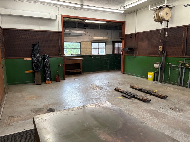 More Photos Of 6712 Main St, Martins Creek Service Station For Sale