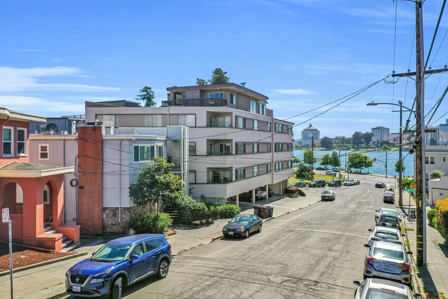 More Photos Of 262 Hanover Ave, Oakland Apartments For Sale