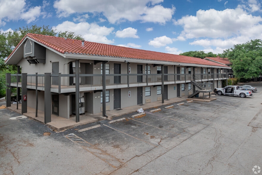 More Photos Of 6511 W Military Dr, San Antonio Hotel For Sale