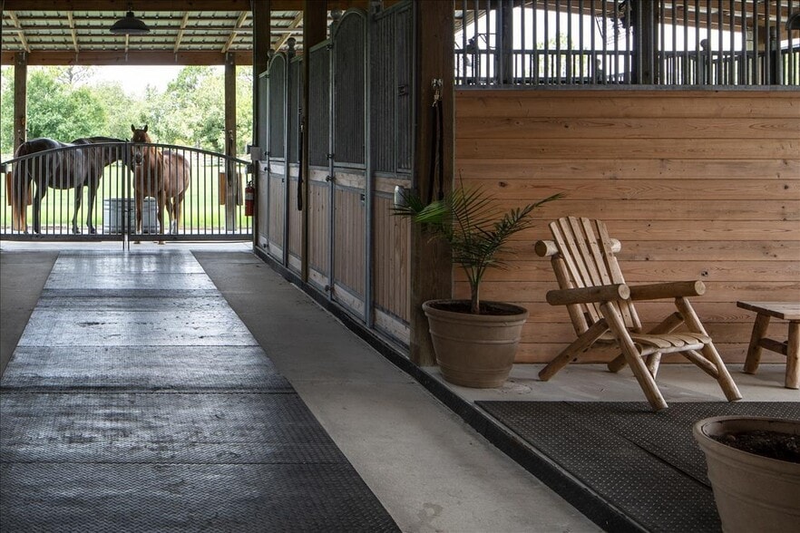 Primary Photo Of 10910 Ruden Rd, North Fort Myers Specialty For Sale