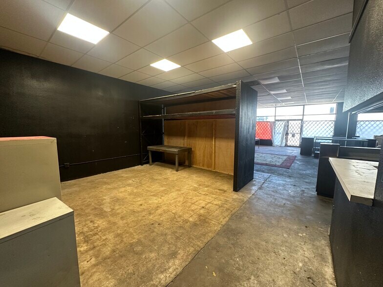 More Photos Of 7034-7042 Harrisburg Blvd, Houston Unknown For Lease