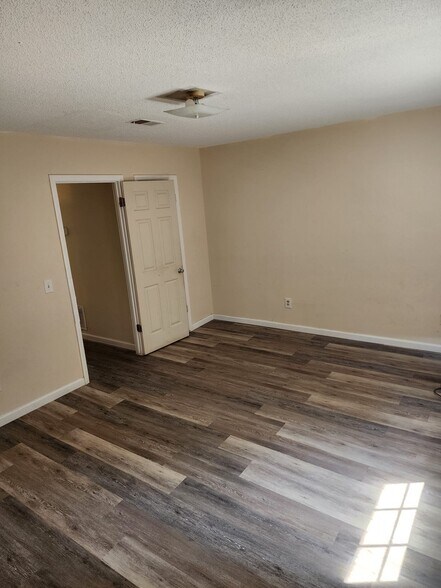 More Photos Of 100 S Kirkland Ave, Elkin Apartments For Sale