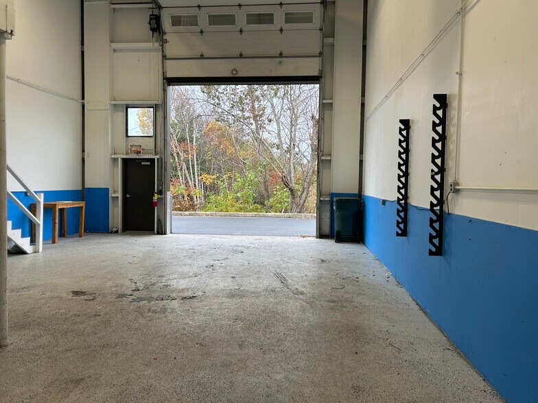 More Photos Of 27 Kondelin Rd, Gloucester Warehouse For Sale