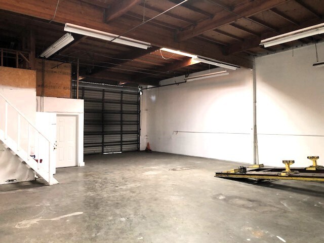 More Photos Of 897 W A St, Bay Area Auto Repair For Sale