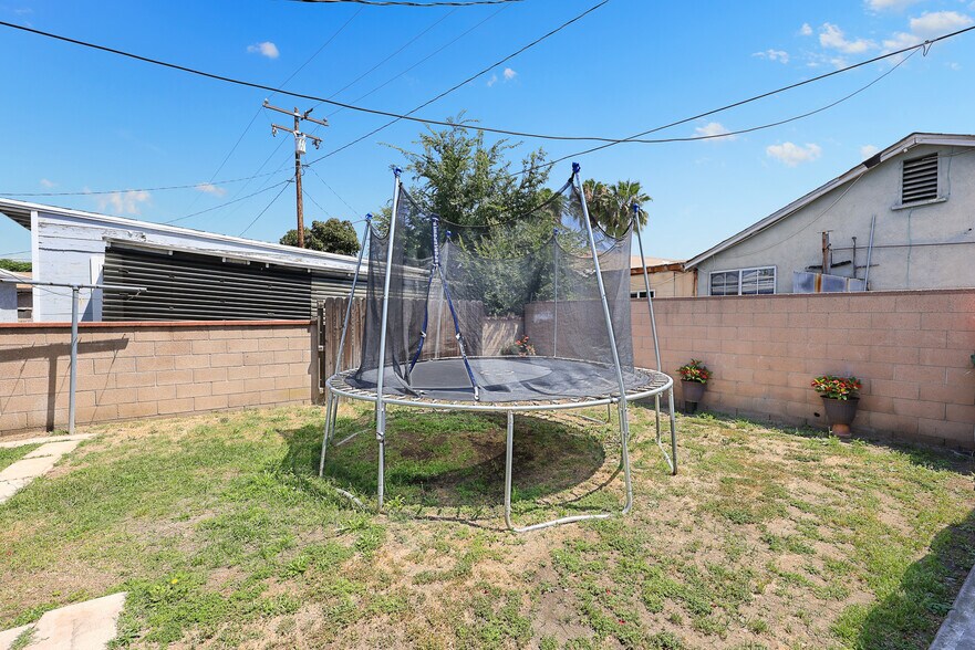 More Photos Of 4950 Passons Blvd, Pico Rivera Multifamily For Sale