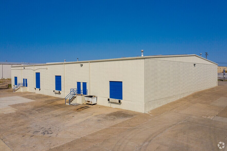 More Photos Of 7202-7378 E 38th St, Tulsa Unknown For Lease