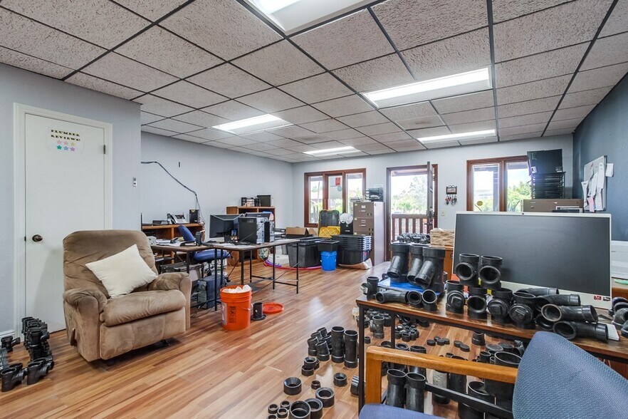 More Photos Of 110 Civic Center Dr, Vista Office For Sale