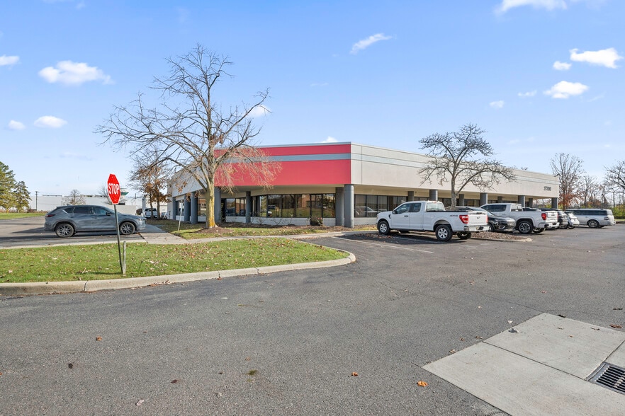 More Photos Of 27200 Haggerty Rd, Farmington Hills Unknown For Lease