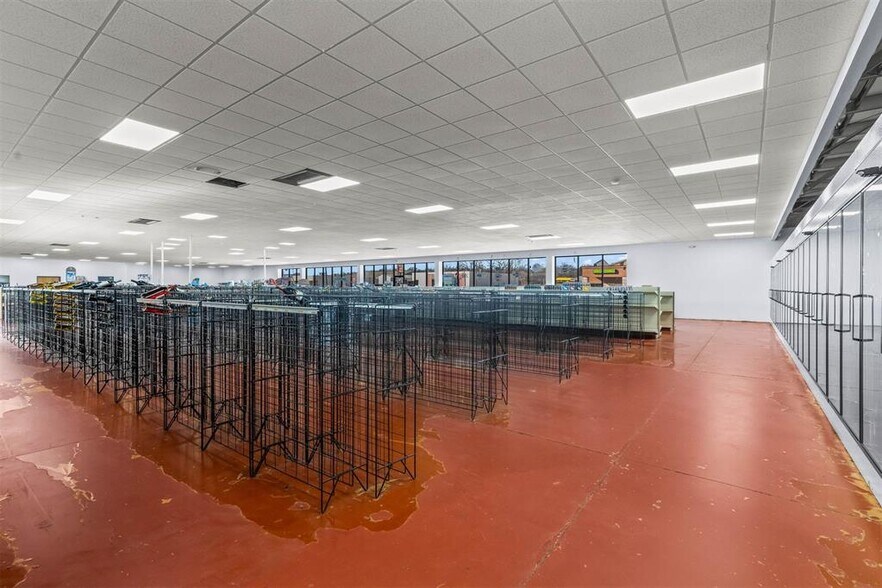 More Photos Of 1523 Stewart Dr, Chickasha Convenience Store For Sale