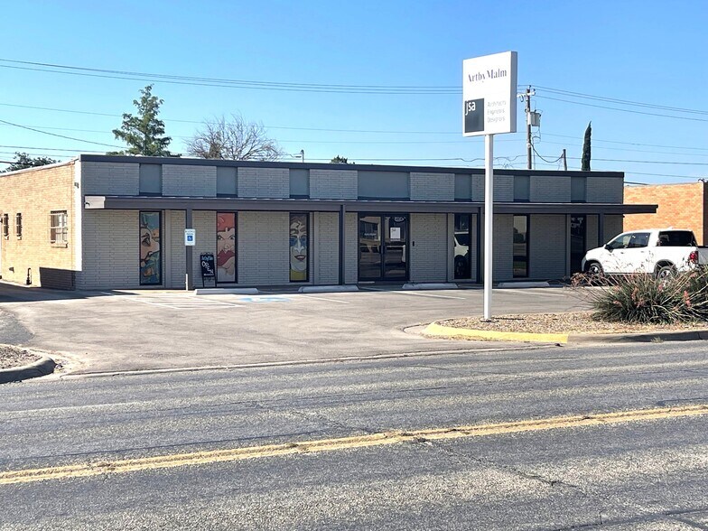 More Photos Of 2003 W Wall St, Midland Office For Lease