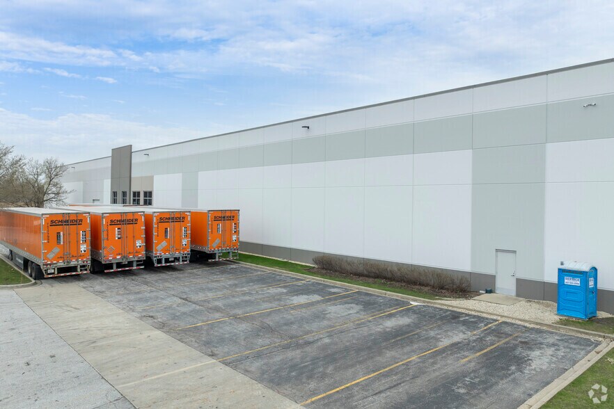 More Photos Of 2924 E 126th St, Chicago Warehouse For Lease