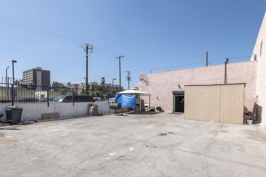 More Photos Of 4620 S Central Ave, Los Angeles Storefront For Sale