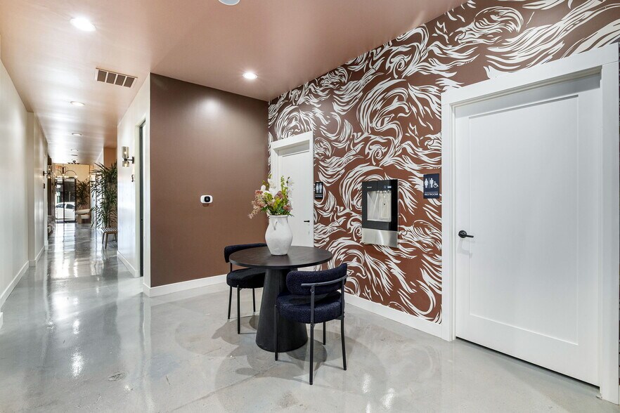 More Photos Of 124 N Glendora Ave, Glendora Coworking Space