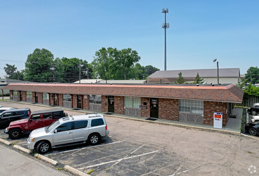 More Photos Of 2737 E 56th St, Indianapolis General Retail For Sale
