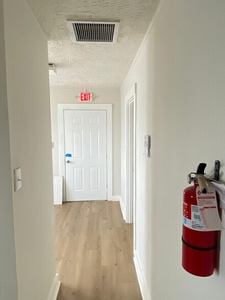 More Photos Of 3826 Tompkins Rd, El Paso Office For Lease