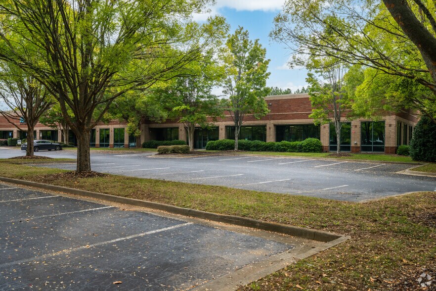 More Photos Of 2015 Vaughn Rd, Kennesaw Business Park For Sale