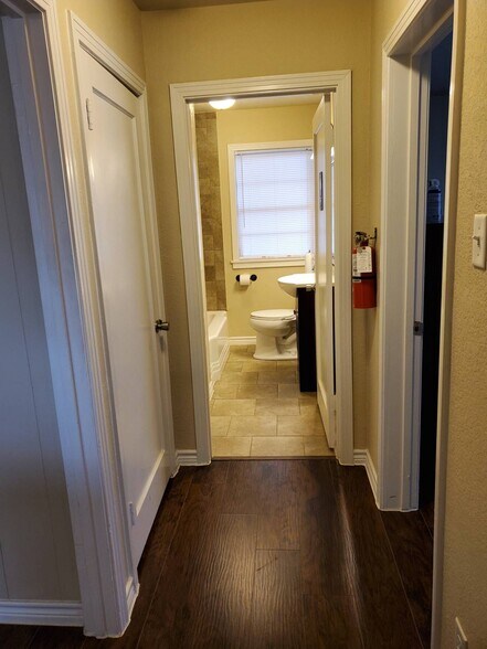 More Photos Of 5605 George Bush Dr, Katy Medical For Lease