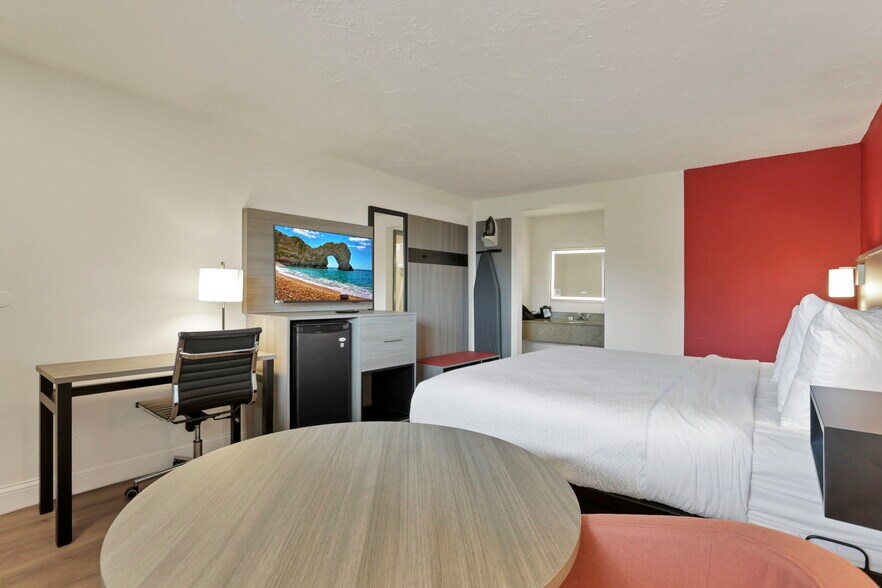 More Photos Of 22115 Brookpark Rd, Cleveland Hotel For Sale