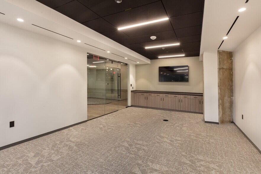 More Photos Of 1900 Campus Commons Dr, Reston Unknown For Lease