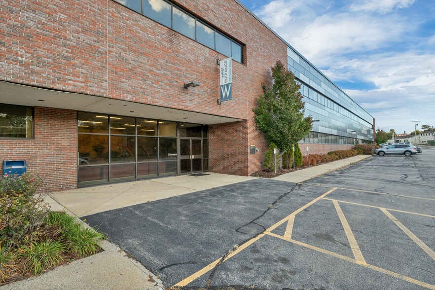 More Photos Of 231 Sutton St, North Andover Medical For Sale