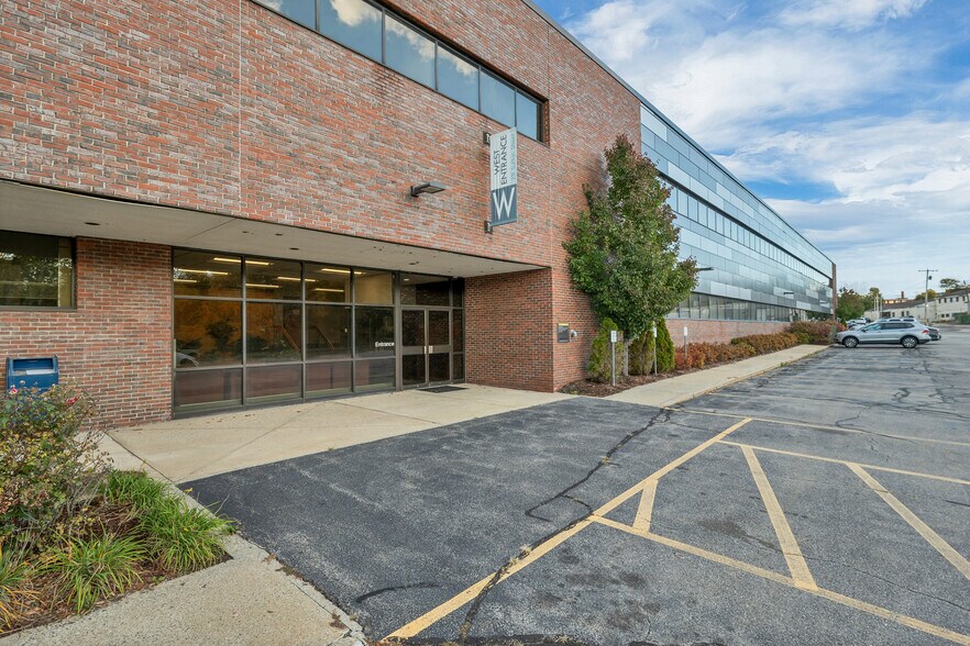More Photos Of 231 Sutton St, North Andover Medical For Sale
