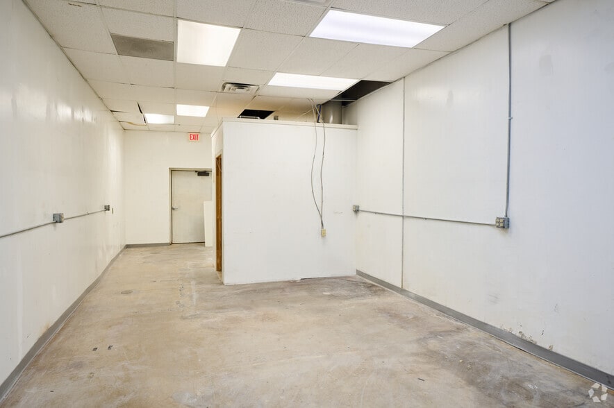 More Photos Of 1900 S Clinton Ave, Rochester Storefront For Lease