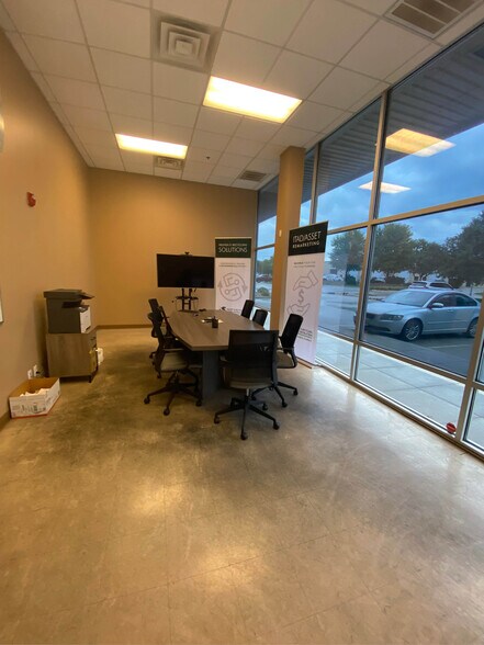 More Photos Of 12304 Cary Cir, La Vista Warehouse For Lease