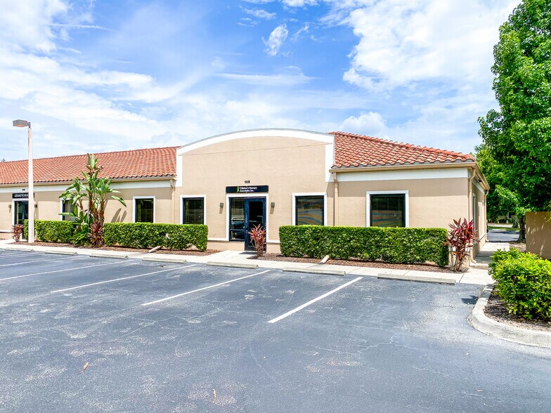 More Photos Of 3911 Golf Park Loop, Bradenton Office For Sale