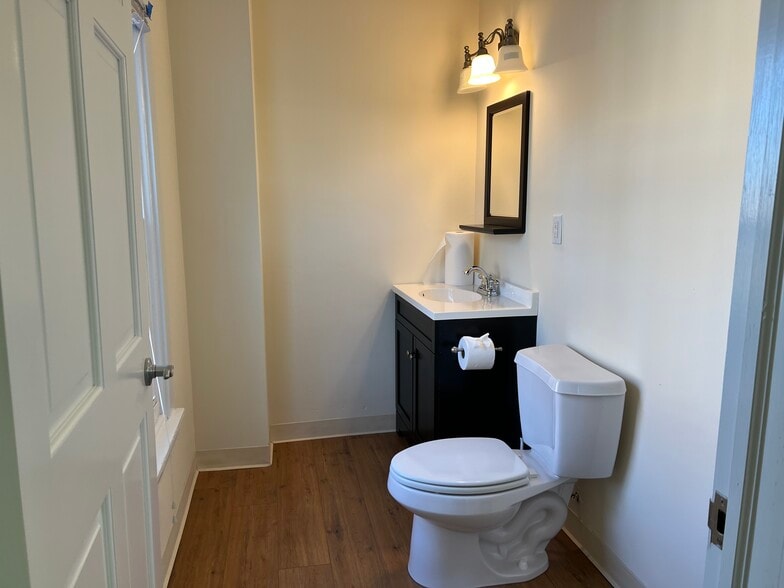 More Photos Of 528 Swede St, Norristown Office For Sale