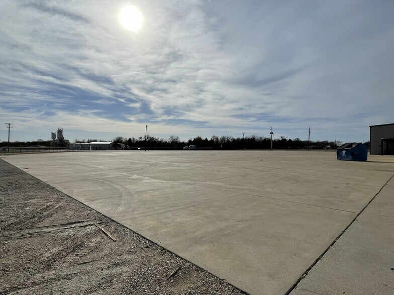 More Photos Of 801 E Mason, Mabank Industrial For Sale