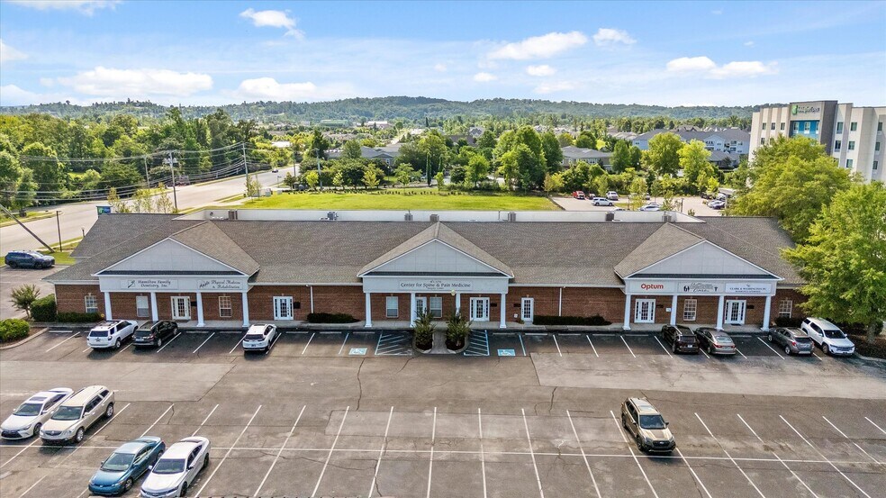 More Photos Of 7446 Shallowford Rd, Chattanooga Medical For Lease