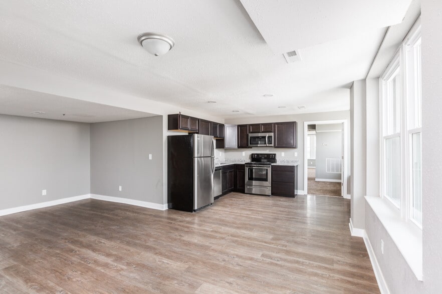 More Photos Of 1109 Jackson St, Anderson Apartments For Sale