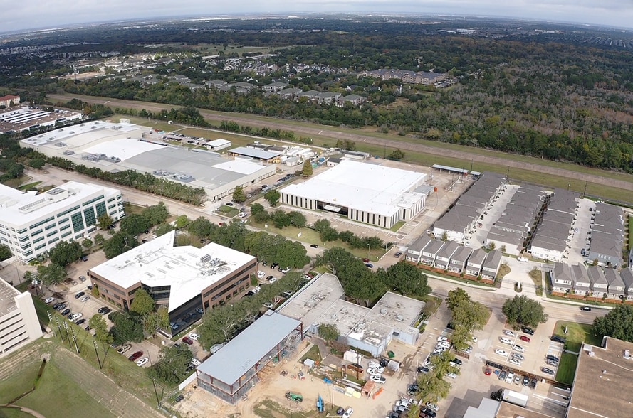 More Photos Of 17200 Park Row, Houston Warehouse For Sale