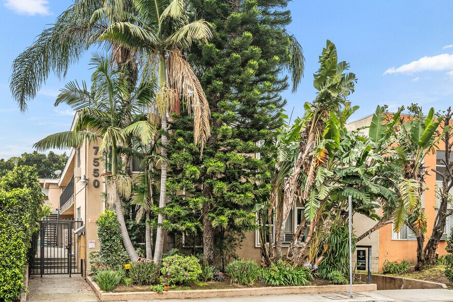 Primary Photo Of 7550 Fountain Ave, West Hollywood Apartments For Sale