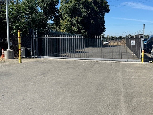 More Photos Of 1611 S Airport Way, Stockton Specialty For Lease