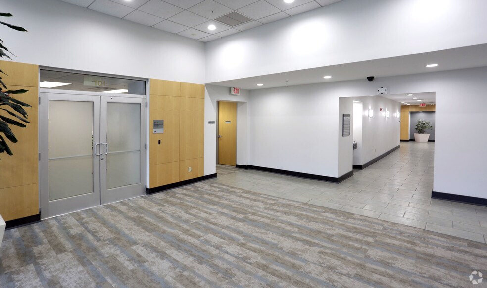 More Photos Of 500 Office Center Dr, Fort Washington Unknown For Lease