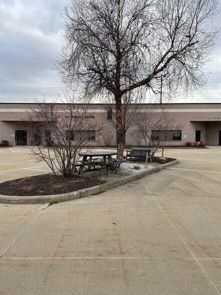 More Photos Of 8613-8623 Tyler Blvd, Mentor Unknown For Lease