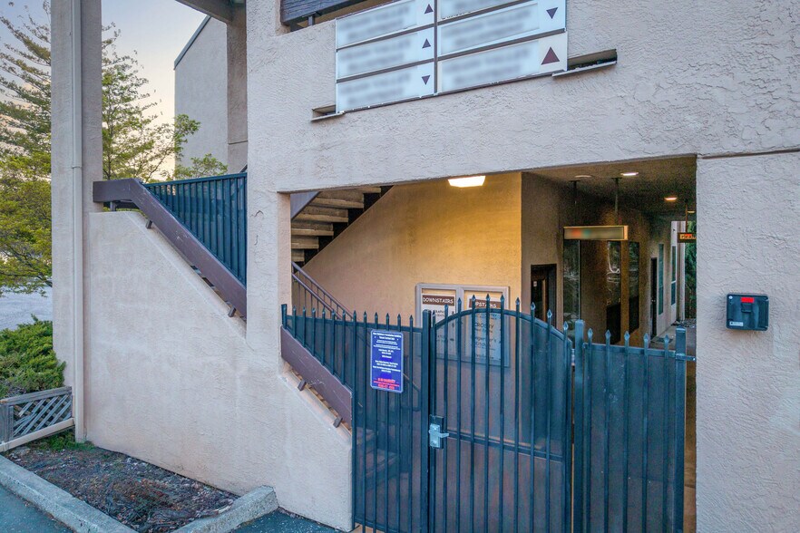 More Photos Of 741-749 Maltman Dr, Grass Valley Office For Sale