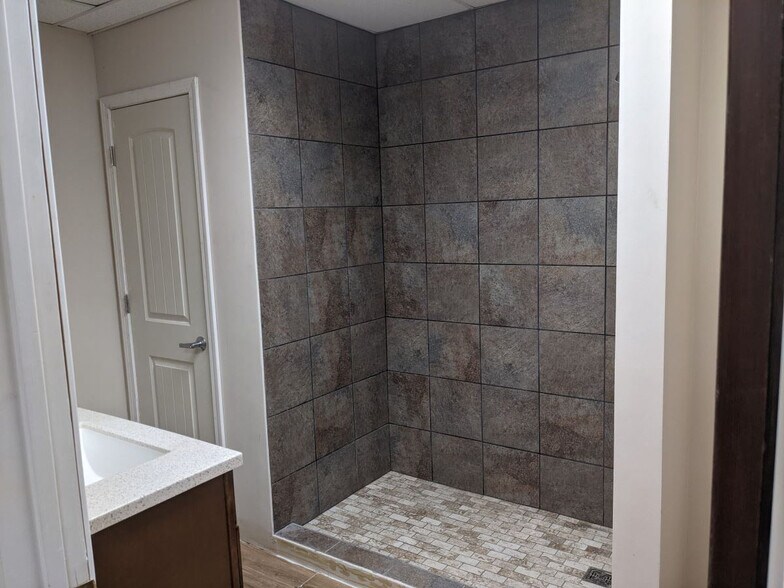 More Photos Of 2401 Gull Rd, Kalamazoo Office For Sale