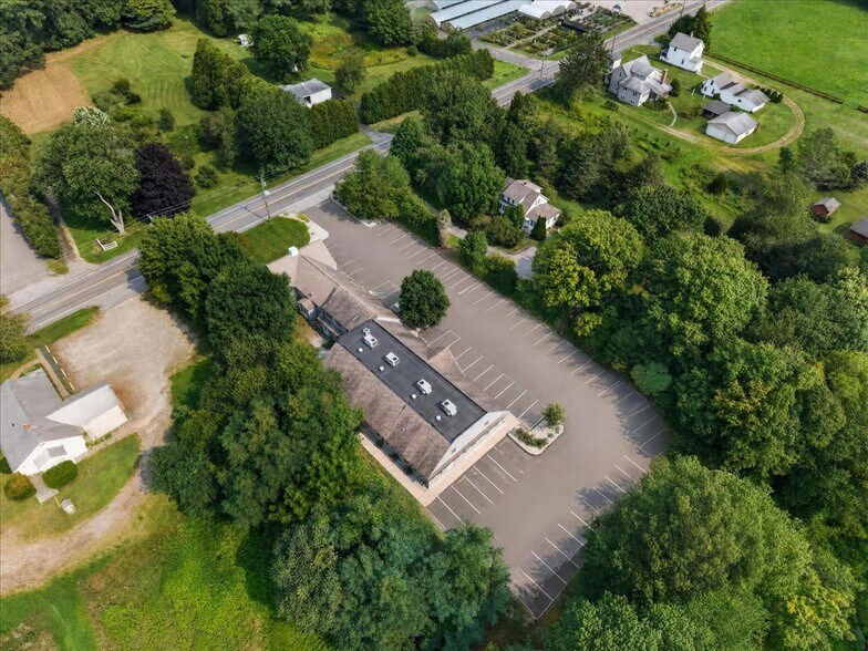 More Photos Of 147 Westbrook Rd, Essex Office For Sale
