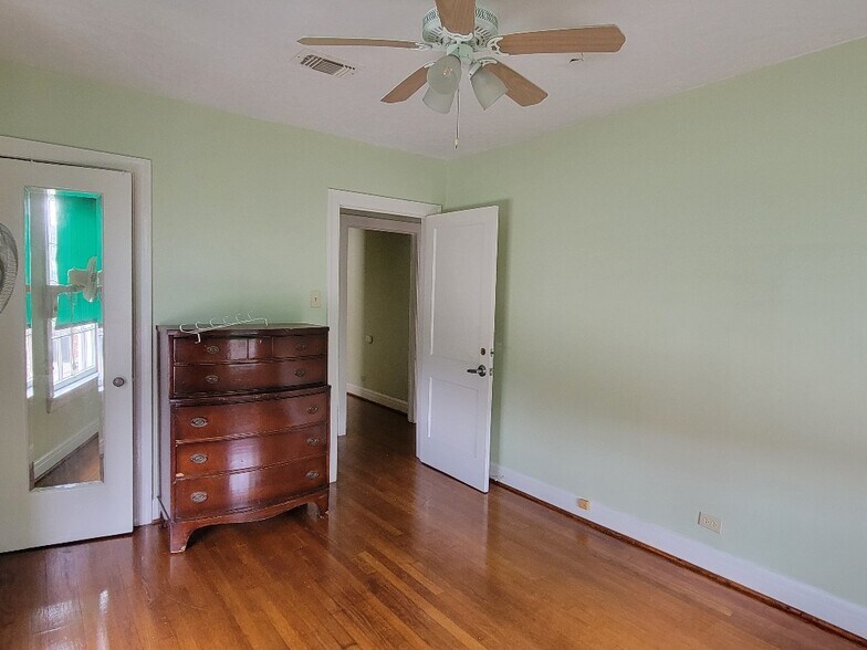 More Photos Of 2011 Binz St, Houston Apartments For Sale