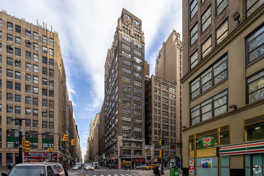 Primary Photo Of 270-276 W 39th St, New York Office For Lease