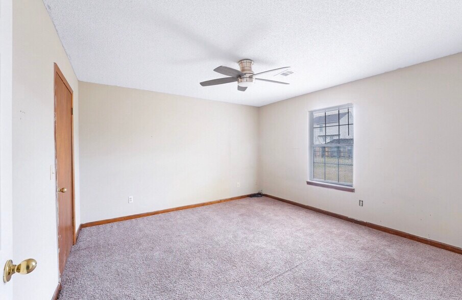 More Photos Of 124 Evergreen Trl, Cartersville Apartments For Sale