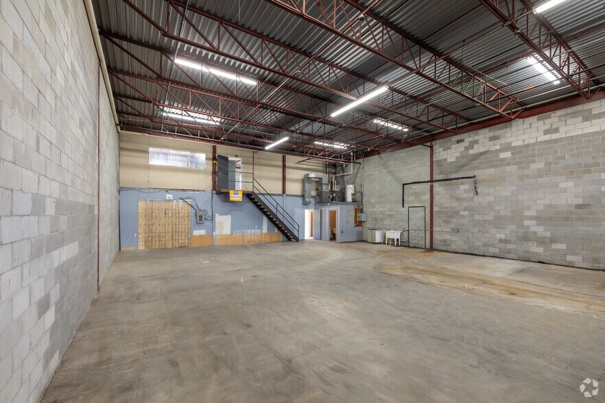 More Photos Of 3400 Boul Losch, Longueuil Unknown For Lease