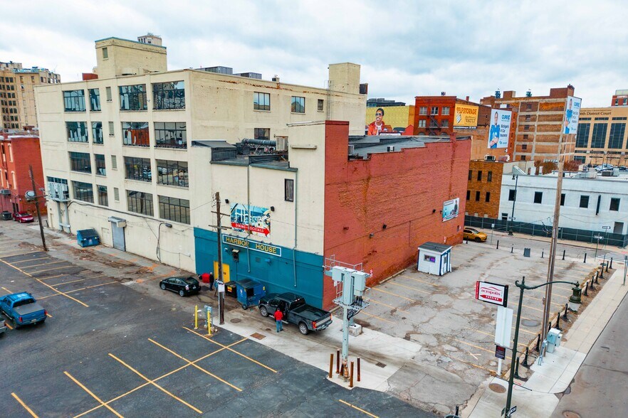 More Photos Of 440 Clinton St, Detroit Storefront Retail Office For Sale