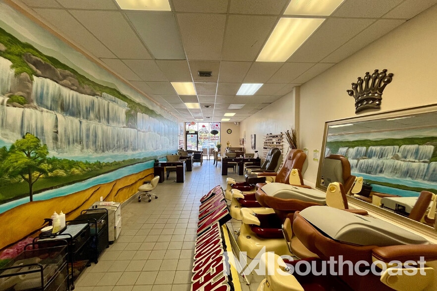 More Photos Of 4392 NE Ocean Blvd, Jensen Beach Storefront Retail Office For Lease