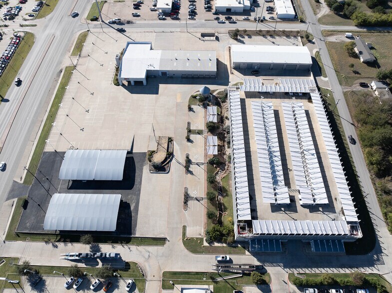 More Photos Of 3015 Fort Worth Hwy, Hudson Oaks Auto Dealership For Lease