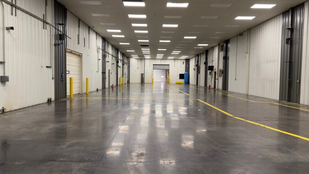 More Photos Of 1102 Aviation Blvd, Hebron Warehouse For Lease